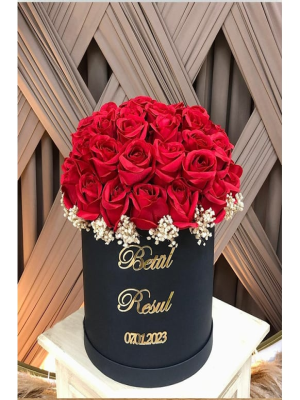 Malatya Çiçekçi - siyah kutuda güller